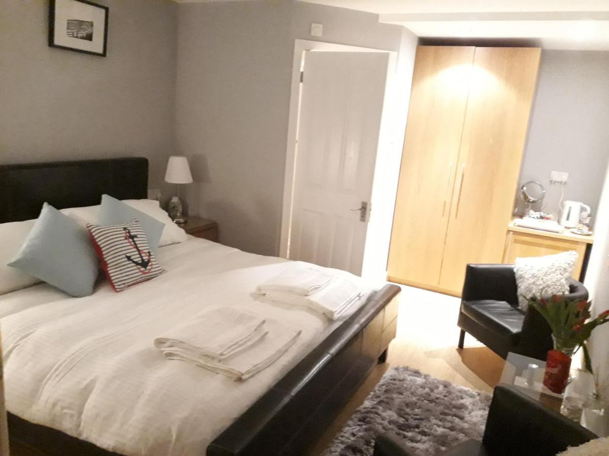 Coast 77 B&B Poole Εξωτερικό φωτογραφία