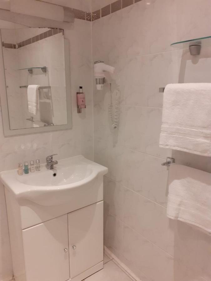 Coast 77 B&B Poole Εξωτερικό φωτογραφία