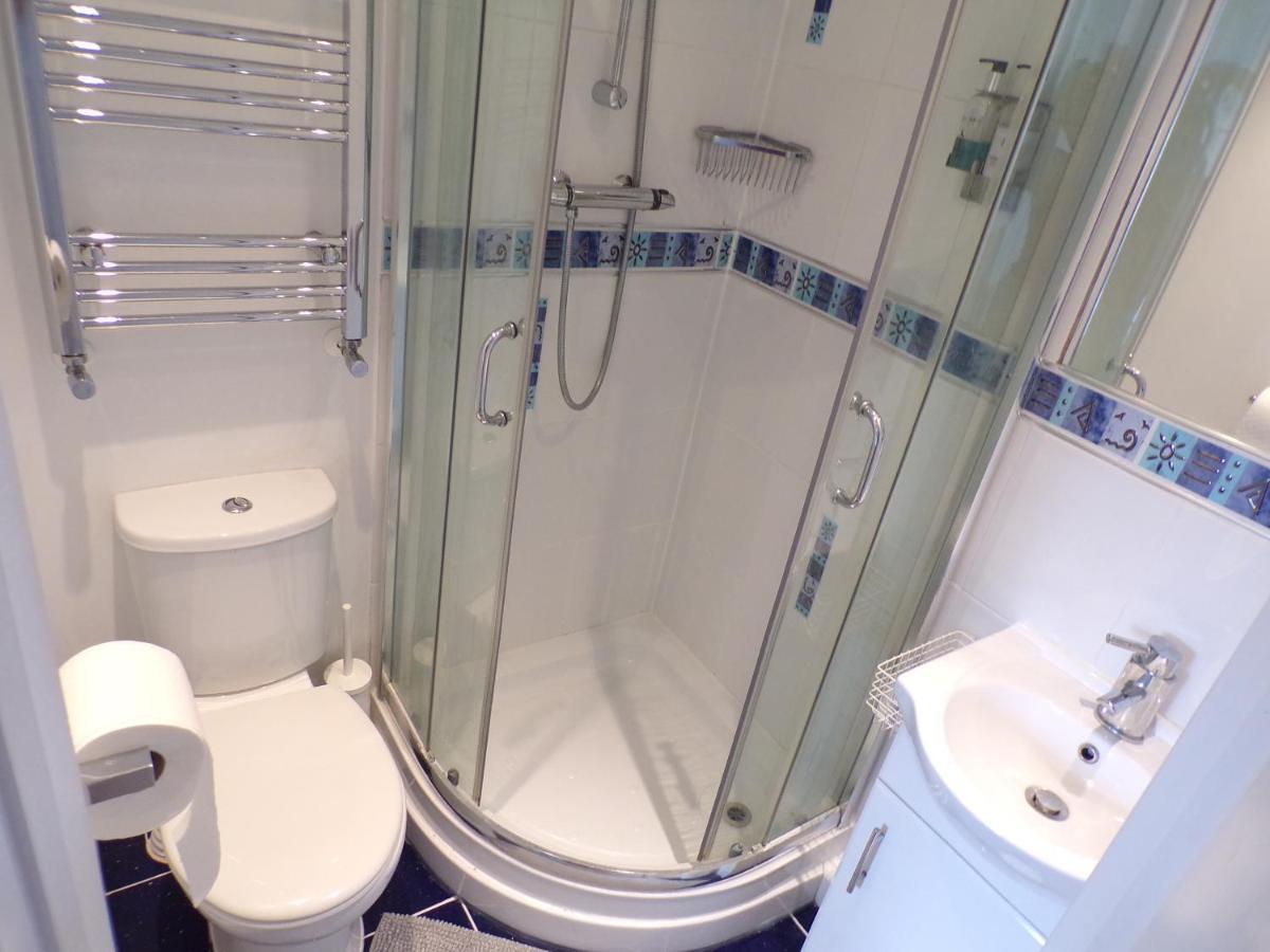 Coast 77 B&B Poole Εξωτερικό φωτογραφία